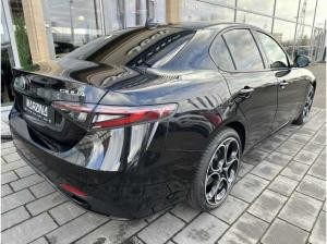 Alfa Romeo Giulia Q4 2.0 Veloce Black-Edition Technologie-Paket Sportpaket Navi Digitales Cockpit LED
