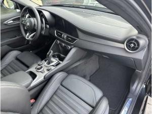 Alfa Romeo Giulia Q4 2.0 Veloce Black-Edition Technologie-Paket Sportpaket Navi Digitales Cockpit LED