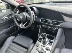 Alfa Romeo Giulia Q4 2.0 Veloce Black-Edition Technologie-Paket Sportpaket Navi Digitales Cockpit LED