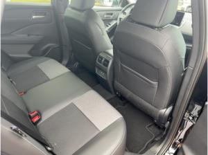 Nissan Qashqai N-CONNECTA Komfort 1.3MT Winter/HUD/AVM/Carplay