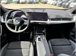 BMW iX1 eDrive20 M Sportpaket Head-Up HK HiFi DAB