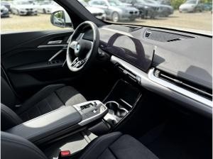 BMW iX1 eDrive20 M Sportpaket Head-Up HK HiFi DAB
