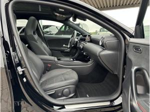 Mercedes-Benz A 220 d AMG+Pano+Night+19"+Keyless+LED+Winterpak