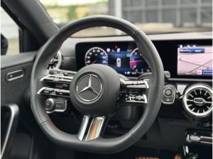 Mercedes-Benz A 220 d AMG+Pano+Night+19"+Keyless+LED+Winterpak