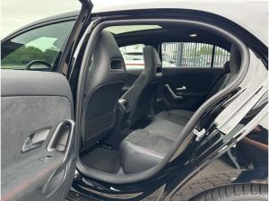 Mercedes-Benz A 220 d AMG+Pano+Night+19"+Keyless+LED+Winterpak