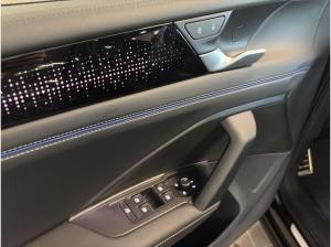 Volkswagen Tiguan R-Line 2.0 TDI 4MOTION DSG BLACK PANO AHK