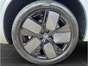 Volkswagen Touareg R-Line / 286PS / AHK / 22“