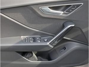 Audi Q2 35 TFSI advanced s-line Matrix AHK GRA ASL