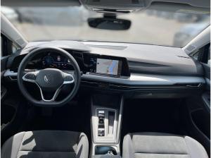 Volkswagen Golf VIII Life 1.5eTSI DSG / Navi, LED, RFK, ACC