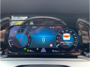Volkswagen Golf VIII Life 1.5eTSI DSG / Navi, LED, RFK, ACC