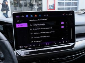 Volkswagen Golf VIII 1,5 eTSI DSG R-Line Black Style ACC Navi R-Kamera LED 17"