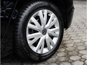 Volkswagen Golf VIII 1,5 TSI Style ACC Navi R-Kamera LED 17"