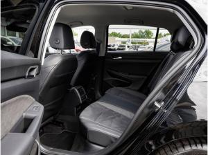 Volkswagen Golf VIII 1,5 TSI Style ACC Navi R-Kamera LED 17"