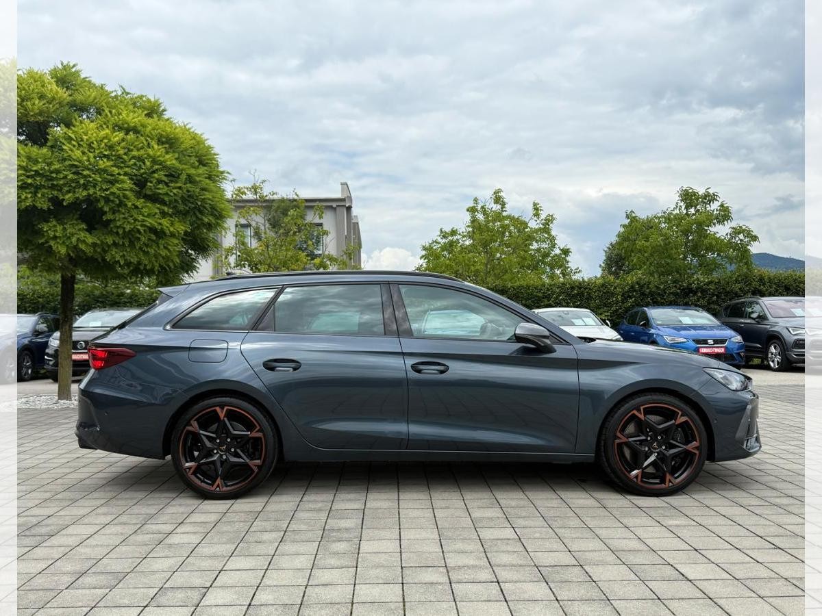Cupra Leon Sportstourer VZ 2.0 TSI 245 kW DSG (UVP 64.012€/SOFORT) PANO/NAV/AHK/SIDE/MATRIX/SENNH./UVM.