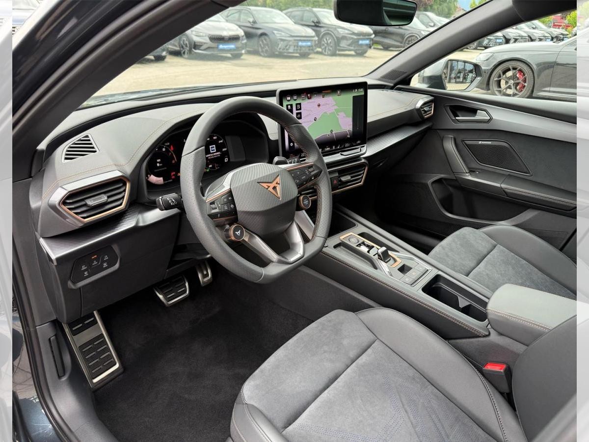 Cupra Leon Sportstourer VZ 2.0 TSI 245 kW DSG (UVP 64.012€/SOFORT) PANO/NAV/AHK/SIDE/MATRIX/SENNH./UVM.