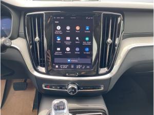 Volvo V60 T8 Ultra Dark Premium Paket AHK