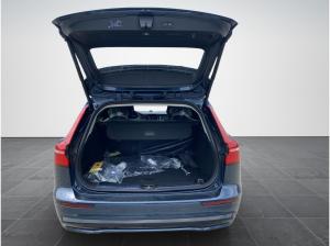 Volvo V60 T8 Ultra Dark Premium Paket AHK
