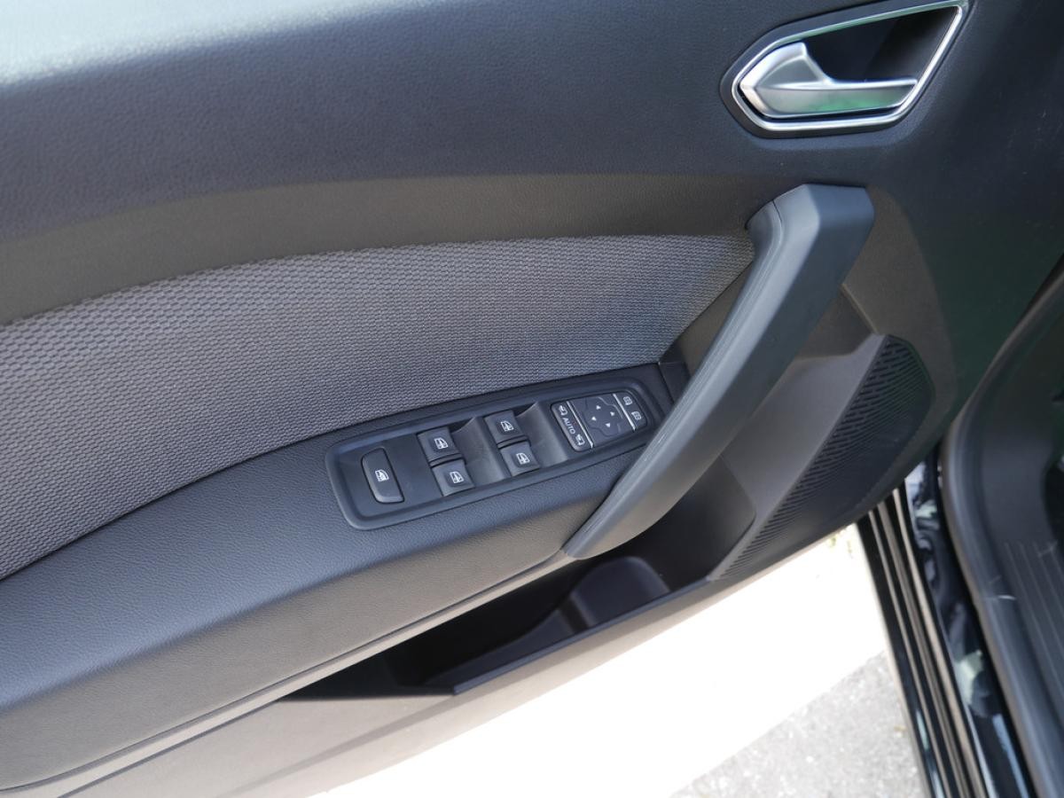 Renault Kangoo Techno TCe 130 EDC PDC SHZ KAMERA NAVI LED