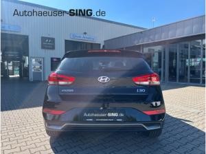 Hyundai i30 LED Kamera Digitales Cockpit PDCv+h NAV