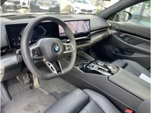 BMW 520 d Tour M Sport || AHK Pano el.Sitze Standhzg