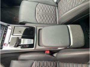 Audi RS Q8 SUV HuD*LASERlicht*RS-AGA*Pano*StHz*AHK*23