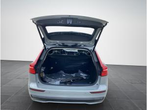 Volvo V60 T8 Ultra Dark Premium Paket AHK Bowers