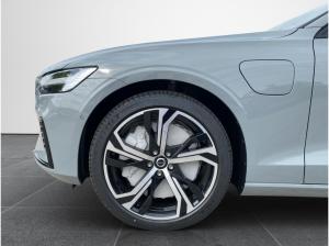 Volvo V60 T8 Ultra Dark Premium Paket AHK Bowers