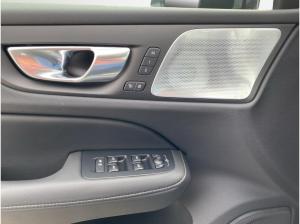 Volvo V60 T8 Ultra Dark Premium Paket AHK Bowers