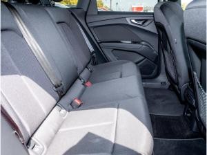 Audi Q4 e-tron Q4 45 e-tron S line /Matrix/ACC/HuD/Navi+/Kamera
