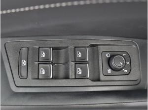 Volkswagen T-Roc Style 2.0 l TDI DSG+PANO+AHK+RFK+NAVI+BLACKSTYLE