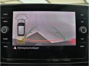 Volkswagen T-Roc Style 2.0 l TDI DSG+PANO+AHK+RFK+NAVI+BLACKSTYLE