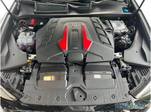 Audi RS Q8 SUV performance RS Sportoffensive