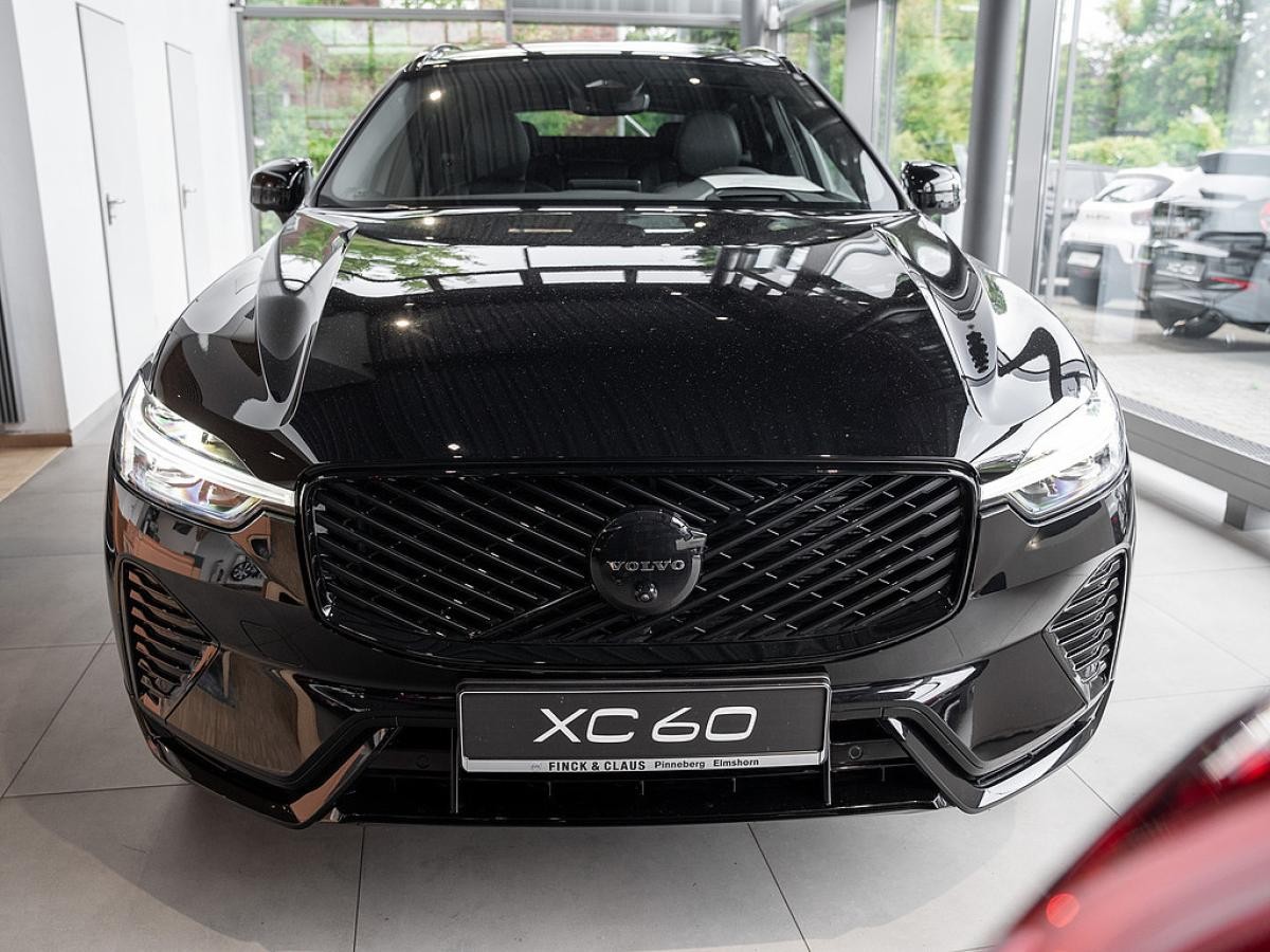 Volvo XC60 T8 Plus Black Edition *Lageraktion*