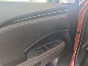 Lexus LBX inkl. Komfort Paket & Sonderlackierung | sofort verfügbar in Leipzig