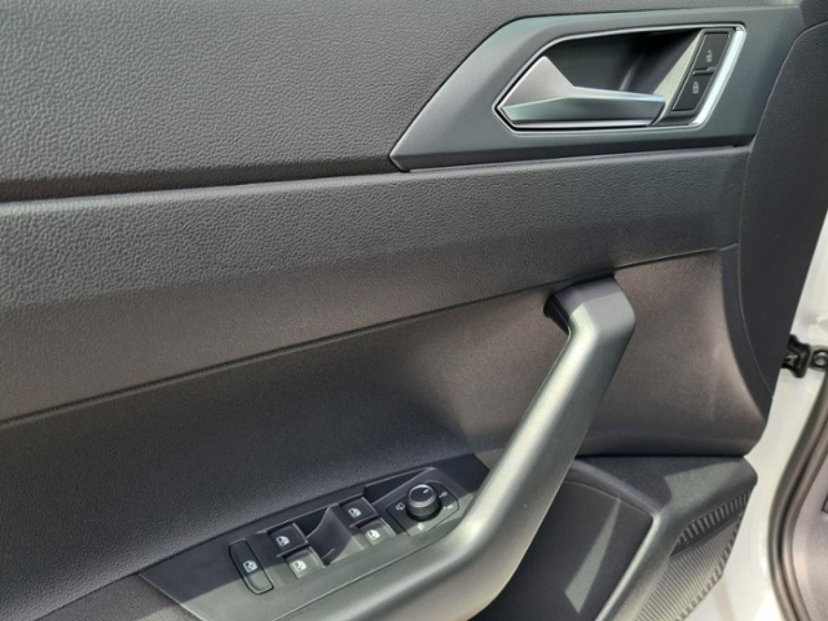 Volkswagen Taigo 1.5 TSI DSG R-LINE+MATRIX+NAVI+WR+BLACKSTY