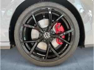 Volkswagen Golf GTI BlacStyle DSG 399 LED R-KAMERA