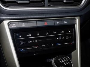 Volkswagen T-Roc 1,5 TSI Move Standheizg ACC LED NaviMedia Parklenk 17"