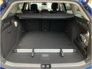 Skoda Superb Combi SELECTION 2.0TDI PANO.AHK.LICHT+SICHT.WINTER.FAMILIE