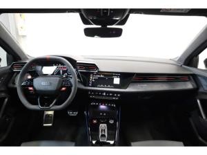 Audi RS3 Limousine TFSI quattro 280 km/h