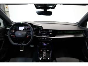 Audi RS3 Limousine TFSI quattro 280 km/h