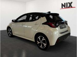 Toyota Yaris 1.5 Hybrid Black & White ADAP. TEMPOMAT SHZ KLIMA KAMERA