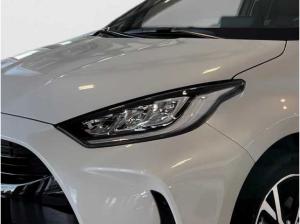 Toyota Yaris 1.5 Hybrid Black & White ADAP. TEMPOMAT SHZ KLIMA KAMERA