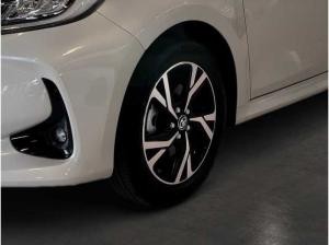 Toyota Yaris 1.5 Hybrid Black & White ADAP. TEMPOMAT KAMERA SHZ KLIMA