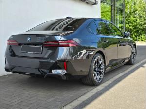 BMW i5 xDrive40 M Sportpaket Panorama Klimaaut.