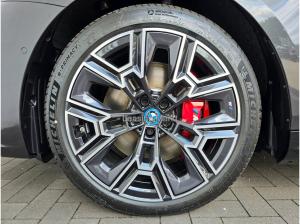 BMW i5 xDrive40 M Sportpaket Panorama Klimaaut.