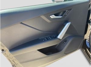 Audi Q2 30 TFSI advanced Matrix Sitzhzg Einparkh