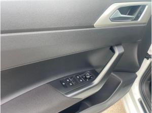 Volkswagen Polo Move 1.0 TSI Navi SHZ PDC LED