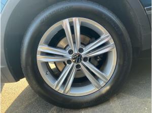 Volkswagen Tiguan Elegance 2.0TSI 4M DSG/ Navi, Matrix, AHK