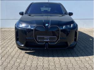 BMW ix iX xDrive60 🔥600km Reichweite /Neues Modell ✅ Autobahnassistent+Wärmekomfort Paket+ Innovationspaket
