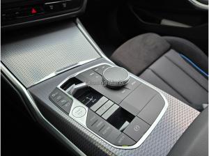 BMW 330 330e Touring Automatic Navi Tempom.aktiv Bluetooth PDC MP3 Schn.